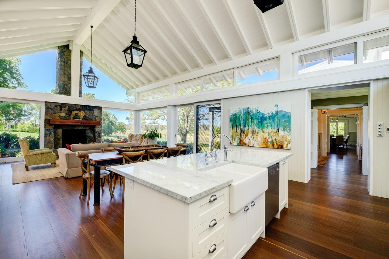 Goonoo Goonoo Station Hotel Tamworth Exterior foto Interior of a home in the San Francisco Bay Area
